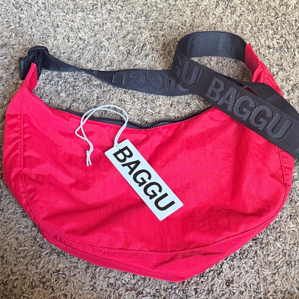 Like New BAGGU Candy Apple Medium Crescent (OG style)